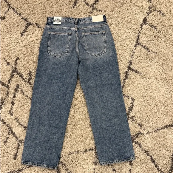 NWT Zara Women's Relaxed Fit Jeans - Picture 4 of 4